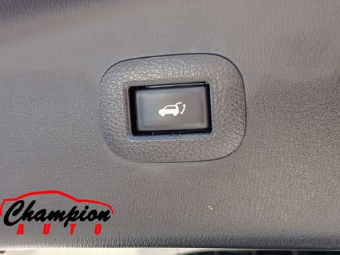 Used 2020 Nissan Armada Platinum w/ Captain's Chairs Package RWD image 16