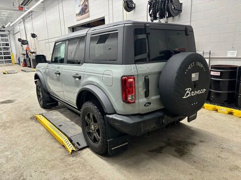 Used 2022 Ford Bronco Black Diamond image 4