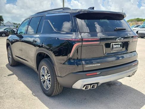 New 2026 Chevrolet Traverse LT image 2