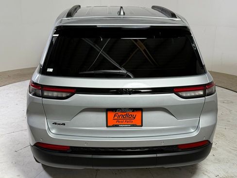 New 2025 Jeep Grand Cherokee Altitude image 6