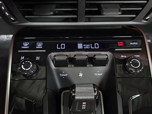 Certified 2026 Porsche 911 Targa 4 GTS AWD/4WD image 19