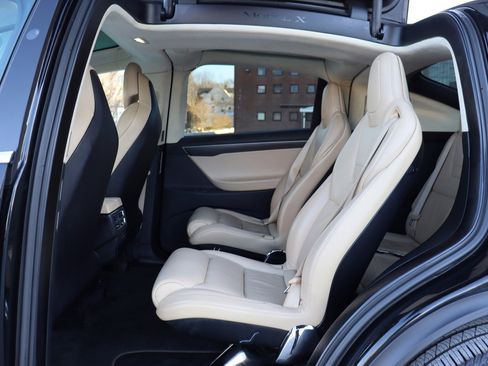 Used 2017 Tesla Model X 75D image 14