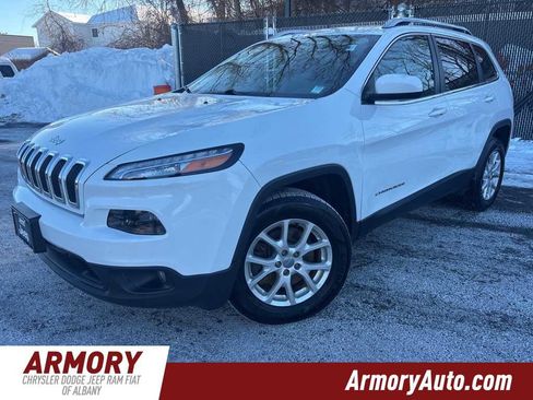 Used 2017 Jeep Cherokee Latitude image 1
