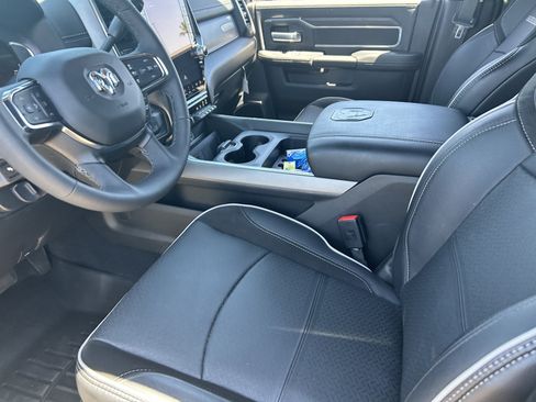 Used 2025 RAM 2500 Laramie AWD/4WD image 27