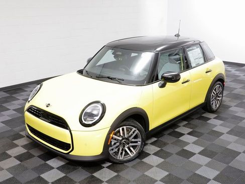 New 2026 MINI Cooper 4-Door Hardtop image 2
