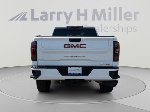 Used 2024 GMC Sierra 2500 AT4 w/ AT4 Premium Plus Package AWD/4WD image 4