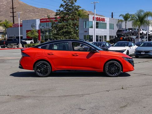 New 2026 Nissan Sentra SR w/ Floor Mat Package FWD image 3