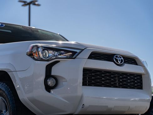 Used 2017 Toyota 4Runner SR5 Premium AWD/4WD image 10