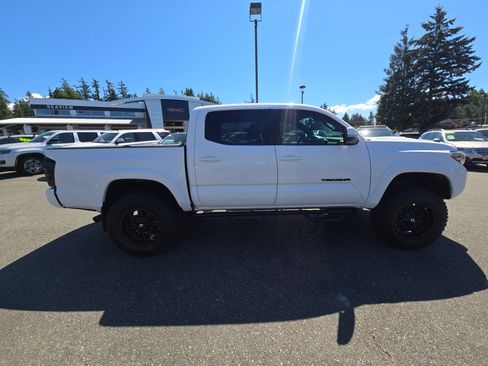 Used 2018 Toyota Tacoma TRD Sport RWD image 8