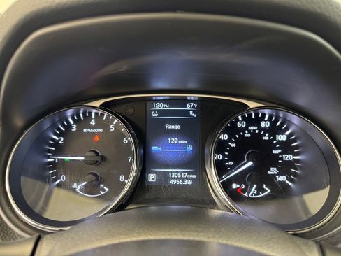 Used 2014 Nissan Rogue SV w/ SV Premium Package AWD/4WD image 30