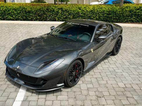 Used 2020 Ferrari 812 Superfast RWD image 14
