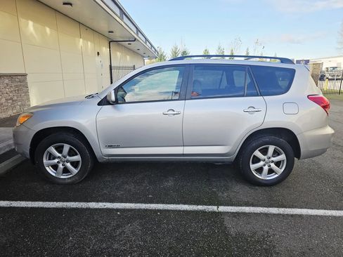 Used 2008 Toyota RAV4 Limited image 2