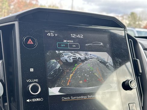 Used 2024 Subaru Crosstrek 2.0i Premium image 3