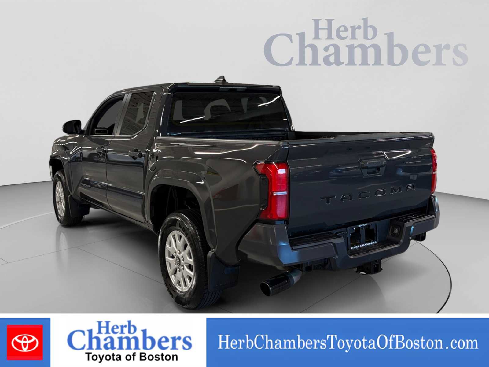 Used 2025 Toyota Tacoma SR5 AWD/4WD image 3