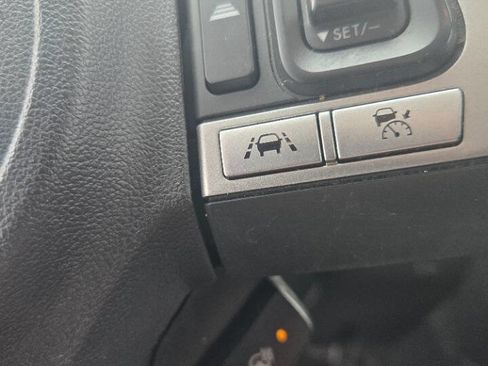 Used 2018 Subaru Forester 2.5i Touring AWD/4WD image 21