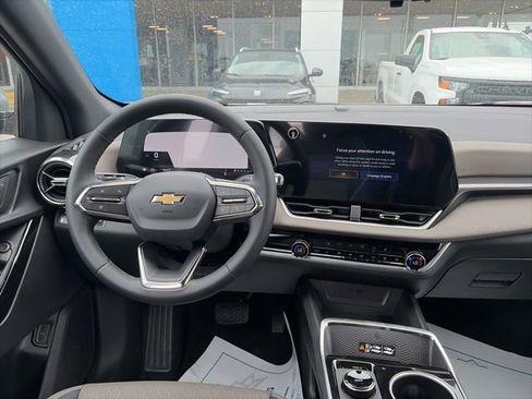 New 2026 Chevrolet Equinox LT w/ Convenience Package II AWD/4WD image 14
