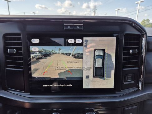 New 2025 Ford F250 Lariat w/ Black Appearance Package image 32