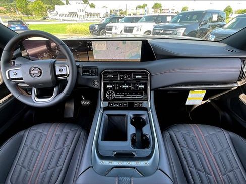 New 2025 Nissan Armada PRO-4X image 4