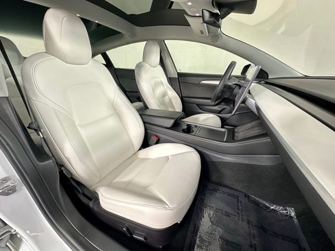 Used 2021 Tesla Model 3 Performance image 9