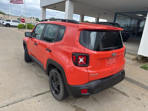 Used 2021 Jeep Renegade Sport image 7