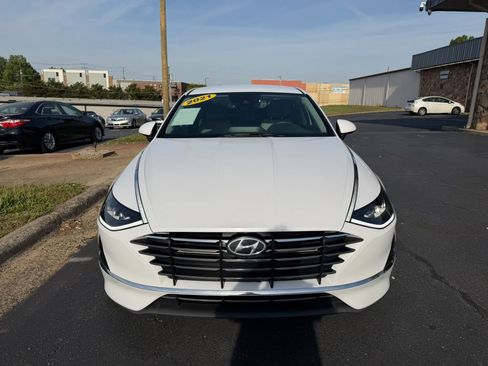 Used 2021 Hyundai Sonata SE image 2