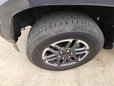 Used 2025 Toyota Tacoma TRD Sport RWD image 8