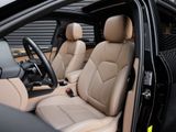 Certified 2025 Porsche Macan image 5
