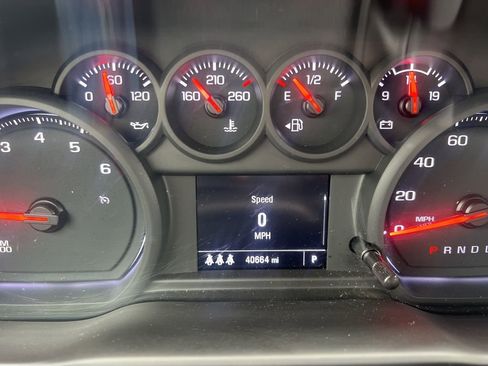 Used 2024 Chevrolet Silverado 2500 Custom w/ Custom Value Package image 12