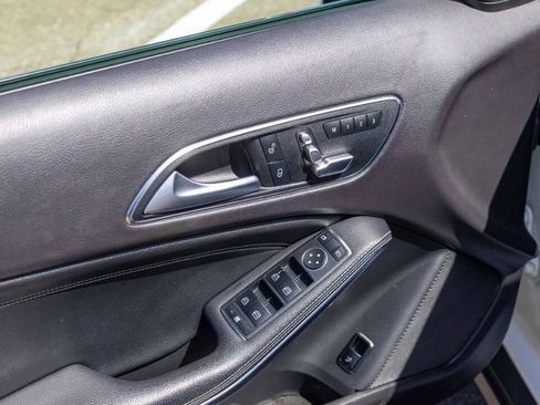 Used 2020 Mercedes-Benz GLA 250 image 16