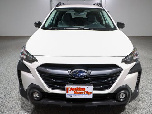 Used 2024 Subaru Outback Premium AWD/4WD image 4