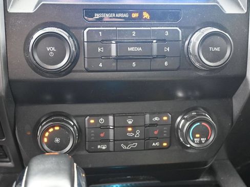 Used 2020 Ford F150 XLT w/ Equipment Group 302A Luxury AWD/4WD image 27