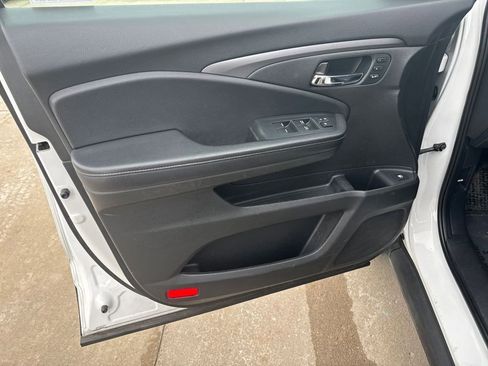 Certified 2023 Honda Ridgeline RTL image 14