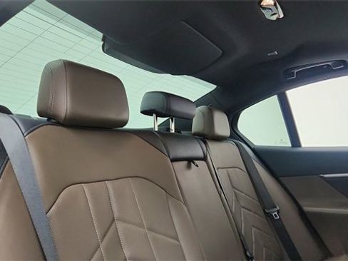 Used 2025 BMW 540i xDrive image 26