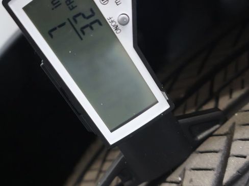 Used 2023 Mercedes-Benz C 300 4MATIC Sedan image 30