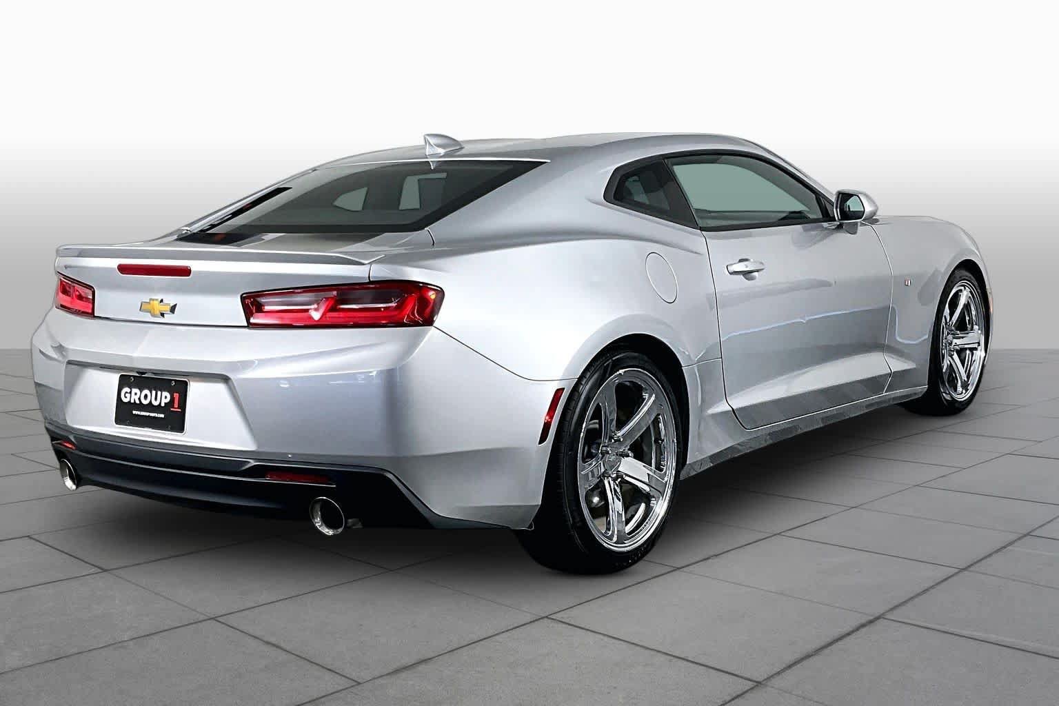 Used 2018 Chevrolet Camaro LT w/ RS Package RWD image 10