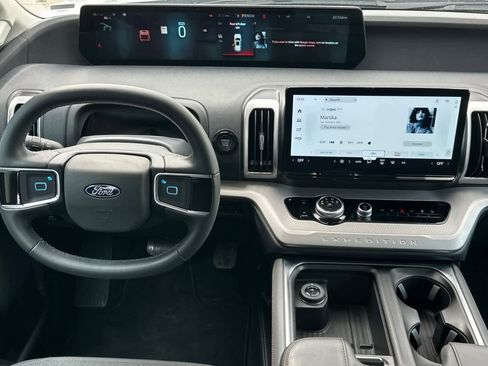 Certified 2025 Ford Expedition Active image 14