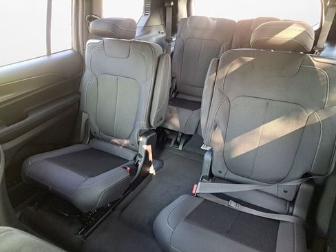 New 2025 Jeep Grand Cherokee L Laredo w/ Luxury Tech Group I image 22