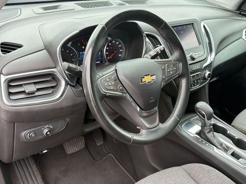 Used 2024 Chevrolet Equinox LT FWD image 4