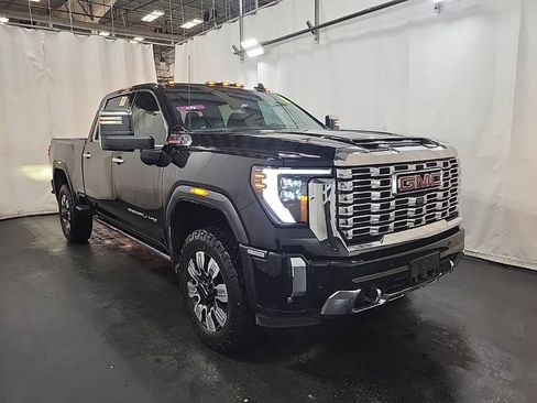 Used 2024 GMC Sierra 2500 Denali w/ Denali Reserve Package image 5