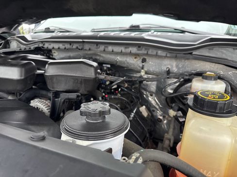 Used 2017 Ford F250 Lariat w/ Chrome Package image 15