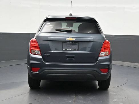 Used 2021 Chevrolet Trax LS w/ Tint and Cruise Package FWD image 4