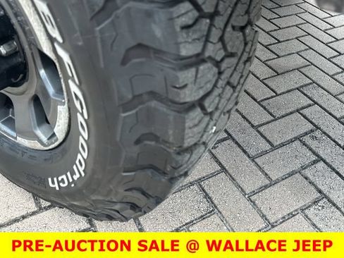 Used 2024 Ford F350 Platinum w/ Tremor Off-Road Package AWD/4WD image 14