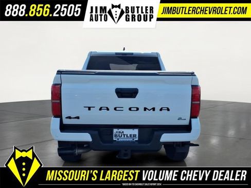 Used 2024 Toyota Tacoma TRD Off-Road w/ TRD Off Road Upgrade Package AWD/4WD image 22
