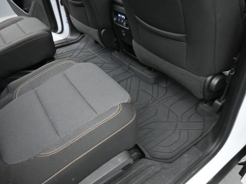 Used 2020 Chevrolet Traverse LT image 20