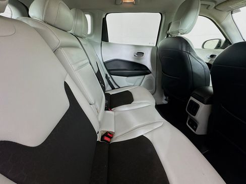 Used 2017 Jeep Compass Latitude w/ Popular Equipment Group image 26