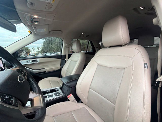 Used 2021 Ford Explorer Limited w/ Equipment Group 301A RWD image 7