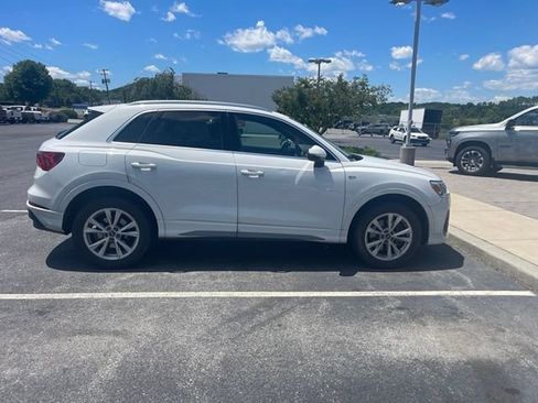 Used 2023 Audi Q3 2.0T Premium AWD/4WD image 4