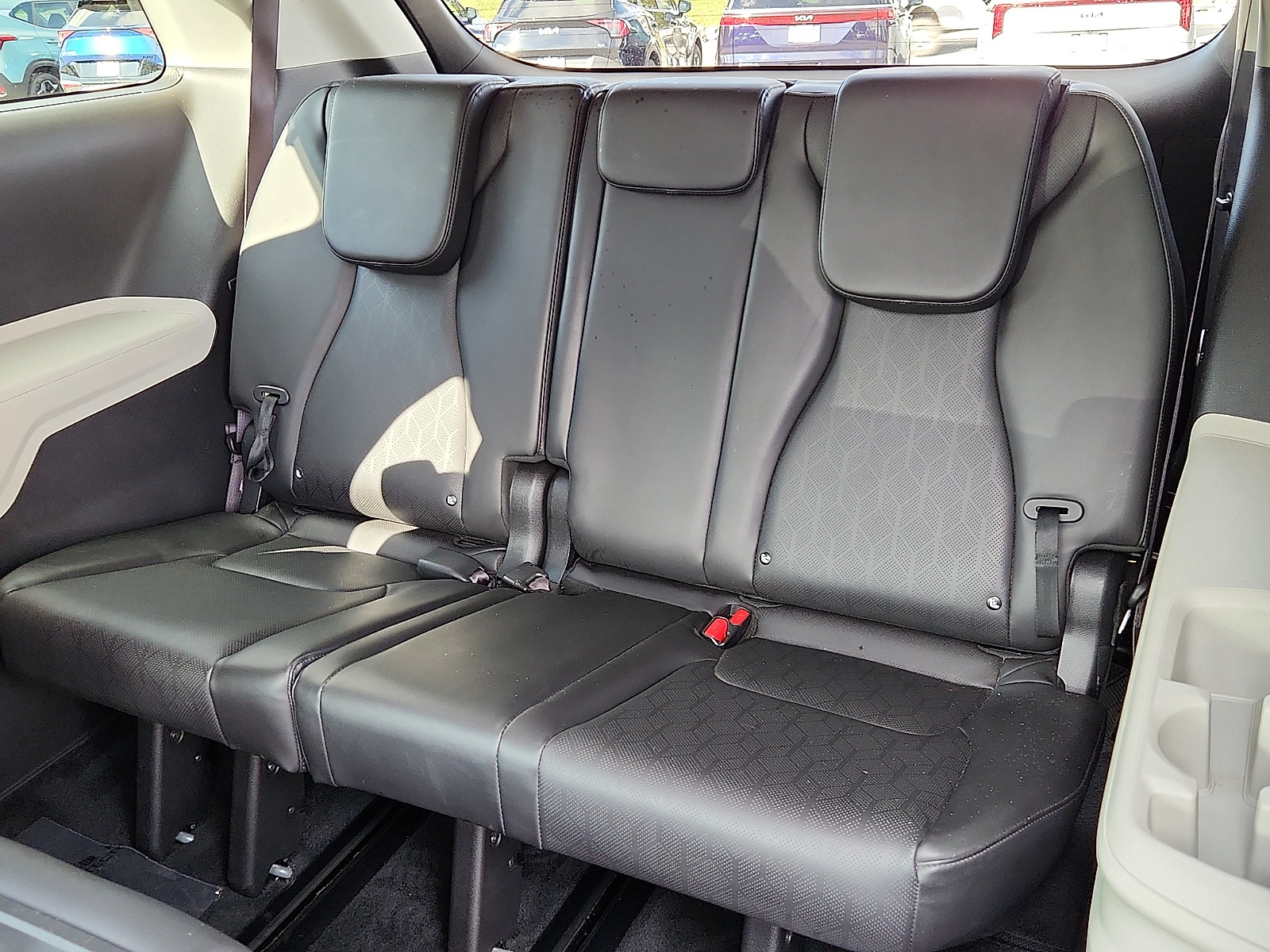 Certified 2024 Kia Carnival EX FWD image 10