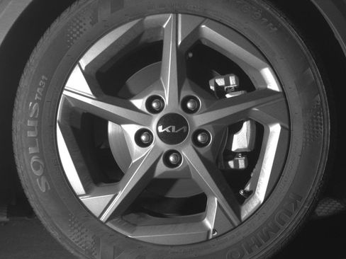 Used 2025 Kia K4 LXS image 13