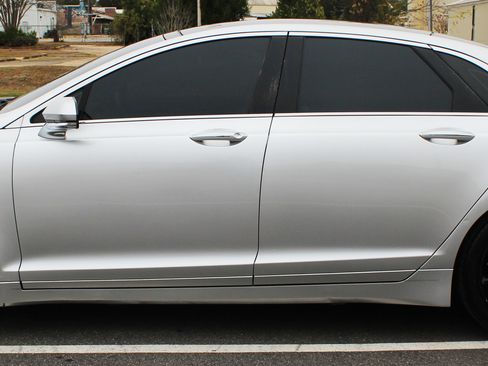 Used 2013 Lincoln MKZ Base image 2